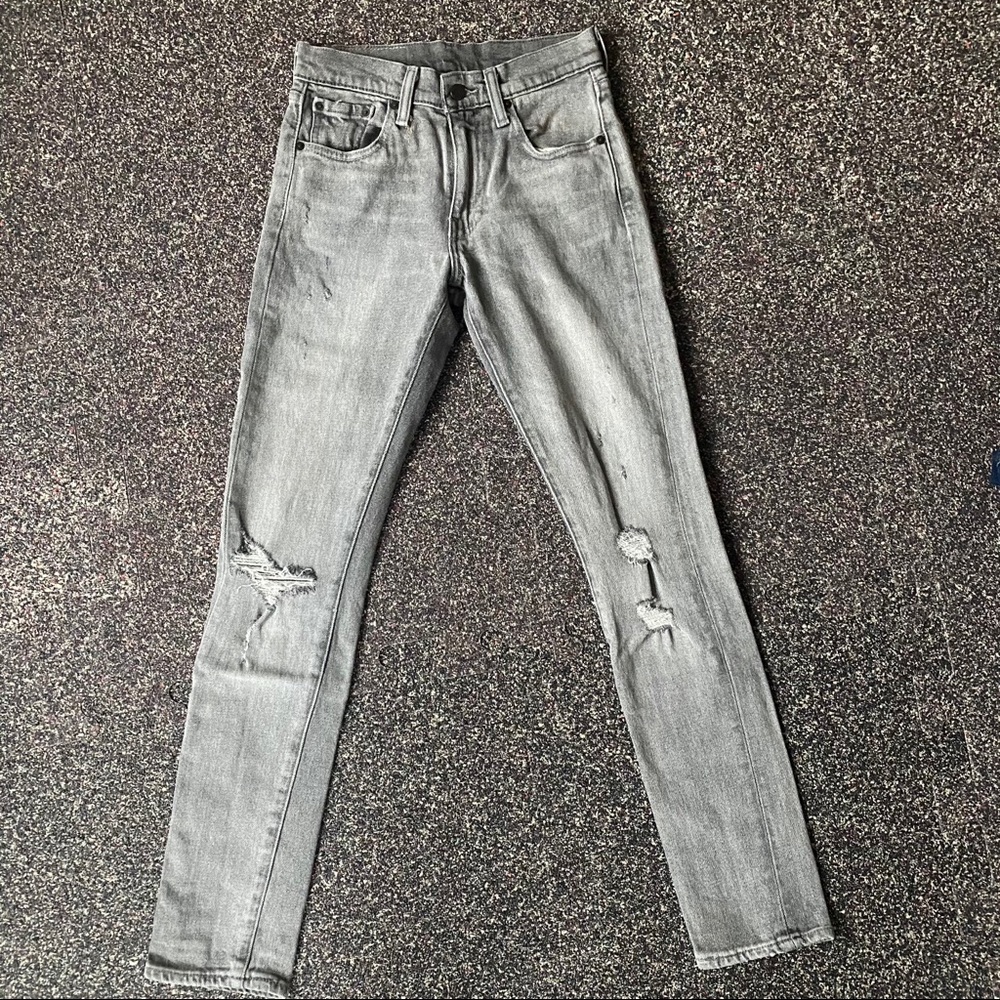 NWOT Levi’s Distressed 505c